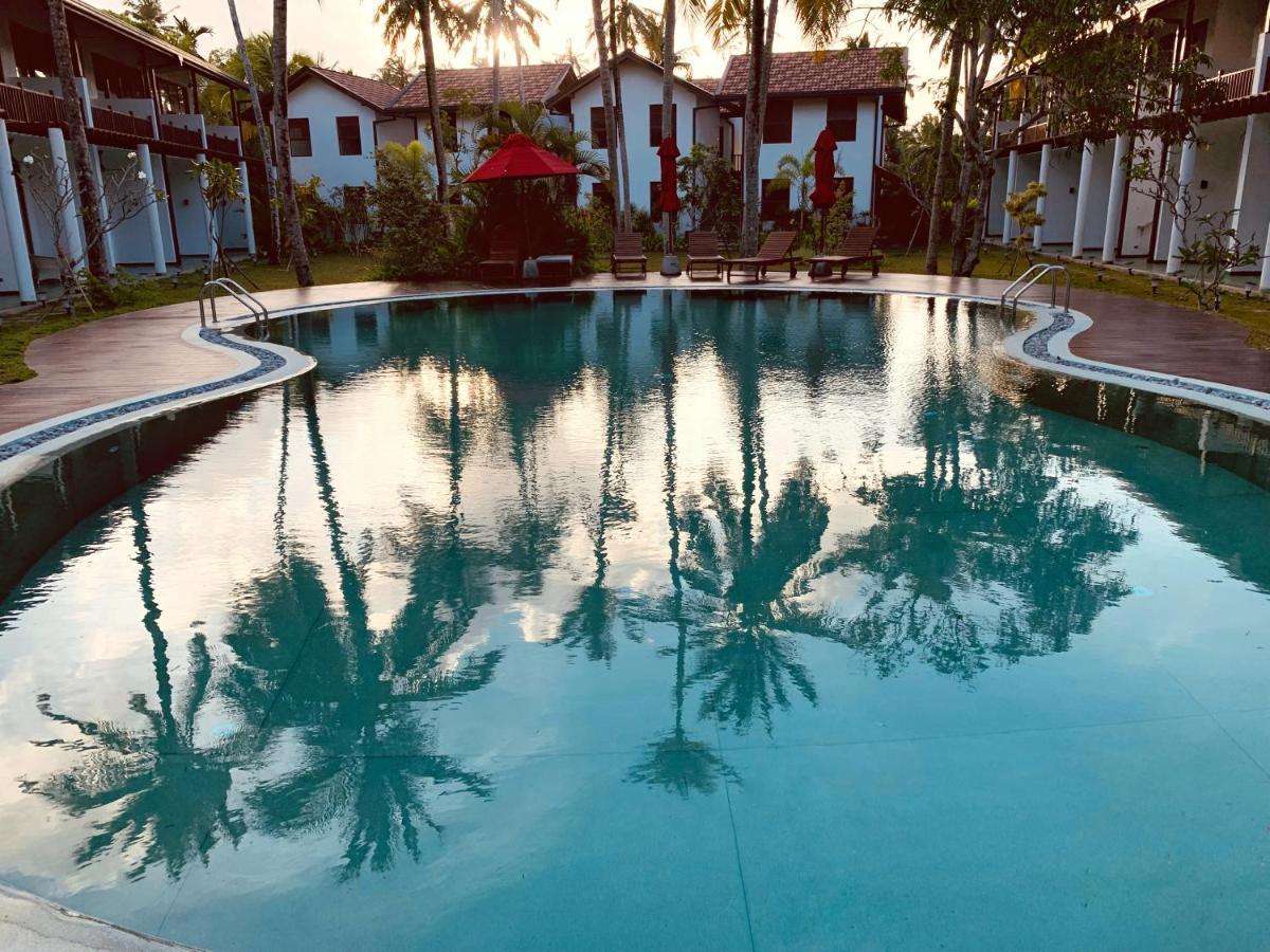 Palm Garden Ayurveda Resort 아항가마 외부 사진