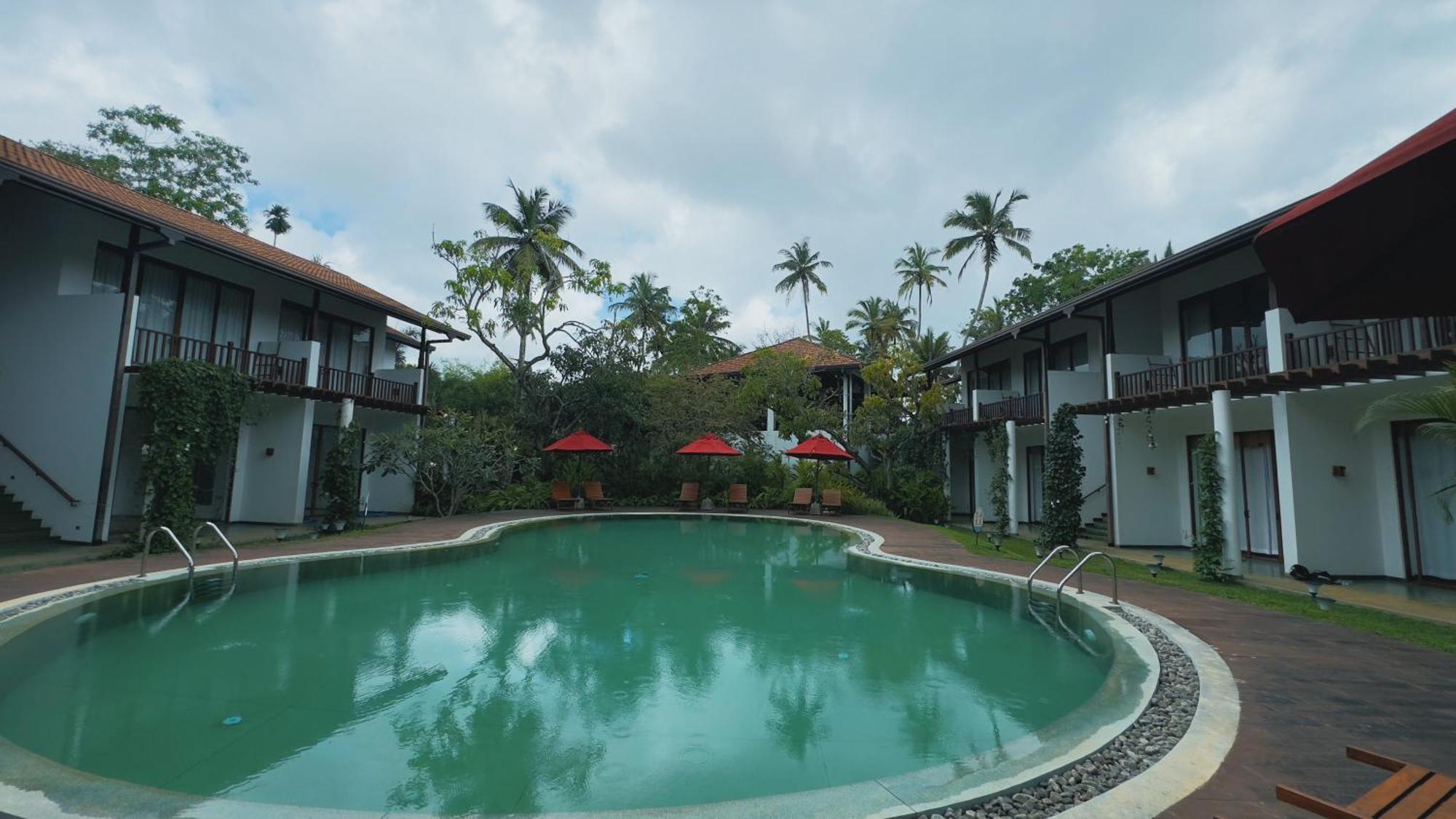 Palm Garden Ayurveda Resort 아항가마 외부 사진